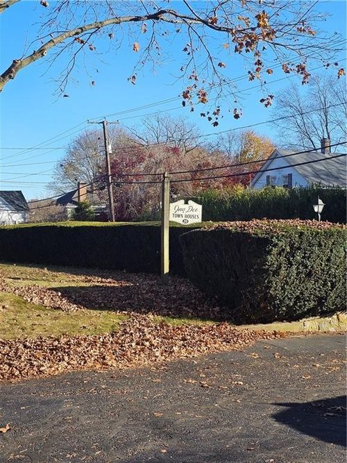 apt-3-20 W Warwick Ave, West Warwick, RI, 02893-3850 | Card Image