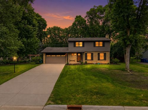 2400 Cavell Ave N, Golden Valley, MN, 55427-3211 | Card Image