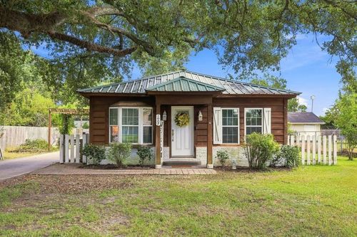 1407 East St, Vinton, LA, 70668-4517 | Card Image