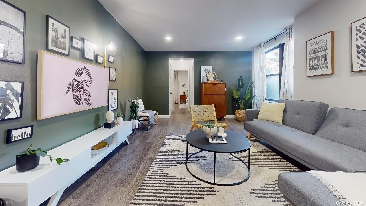 1J 10524 64th Road, Sold in Forest Hills Zoocasa