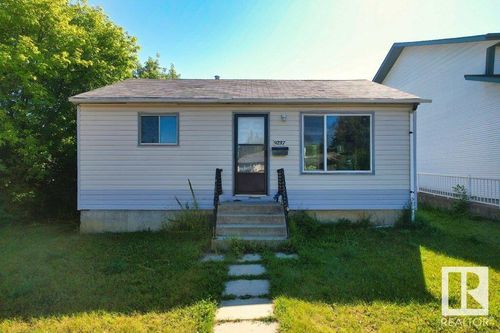 9237 151 St Nw, Edmonton, AB, T5R1J8 | Card Image
