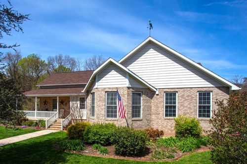 131 Rural Dr, Mount Solon, VA, 22843-9756 | Card Image