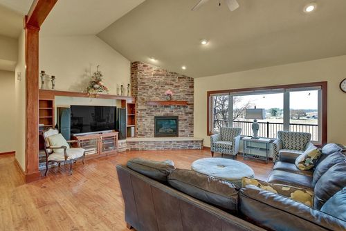 N1657 Carlin Rd, Fort Atkinson, WI, 53538-9328 | Card Image