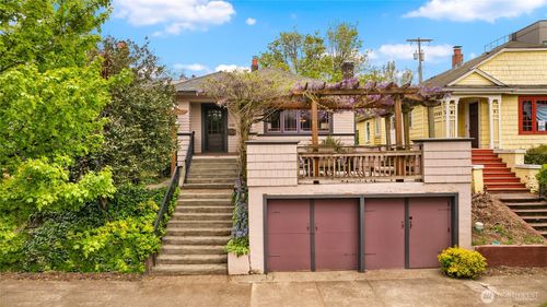1018 Ne 62nd St, Seattle, WA, 98115-6604 | Card Image
