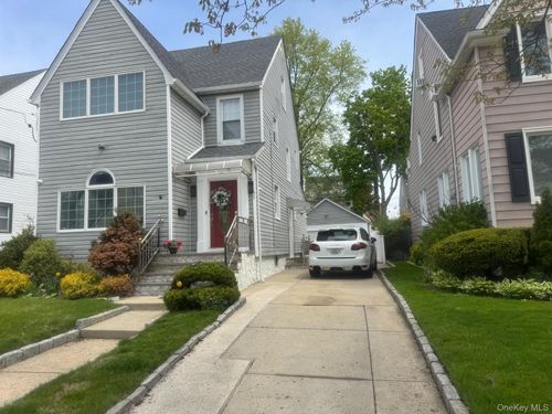 29 Carstairs Rd, Valley Stream, NY, 11581-3316 | Card Image