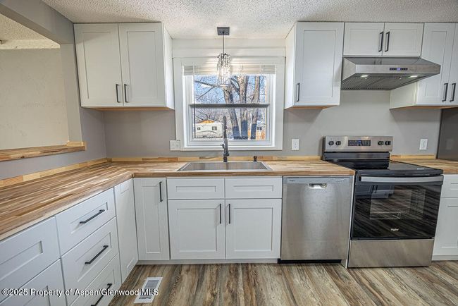 455 E 7 Th St, House other with 3 bedrooms, 1 bathrooms and null parking in Craig CO | Image 9