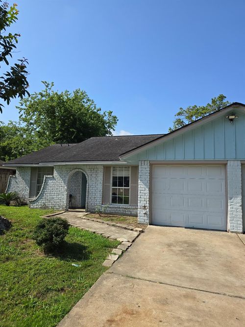 7719 Garsee Dr, Houston, TX, 77040-4564 | Card Image
