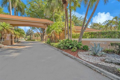 53-o-11211 Lakeview Dr, Coral Springs, FL, 33071-6300 | Card Image