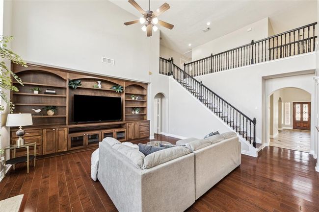 11405 Starlight Bay St, House other with 5 bedrooms, 4 bathrooms and 3 parking in Pearland TX | Image 8