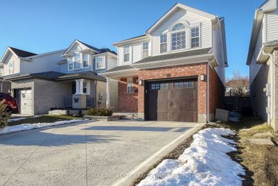 75 Jordan Dr, House other with 3 bedrooms, 3 bathrooms and 3 parking in Cambridge ON | Image 1