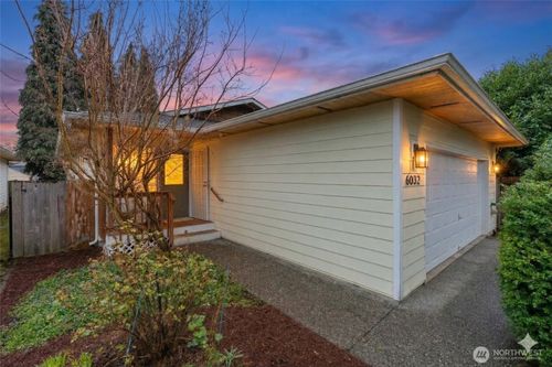6032 52nd Avenue Ne, Marysville, WA, 98270 | Card Image