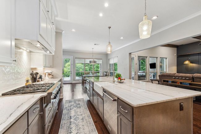27016 Hidden Grove Landing Dr, House other with 5 bedrooms, 6 bathrooms and 3 parking in Spring TX | Image 13