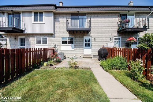 28306 Universal Dr, Warren, MI, 48092-2437 | Card Image