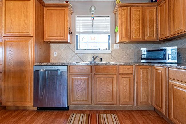 240 Coco Loop, House other with 2 bedrooms, 2 bathrooms and 2 parking in Pointblank TX | Image 10