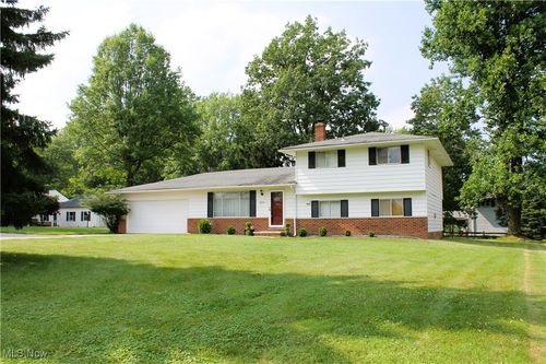 3660 Royalwood Rd, North Royalton, OH, 44133-4058 | Card Image