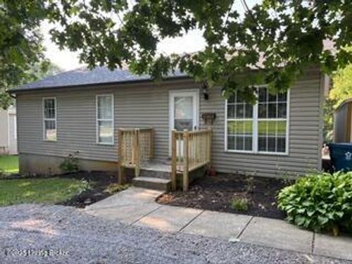 302 E Jefferson St, La Grange, KY, 40031-1422 | Card Image