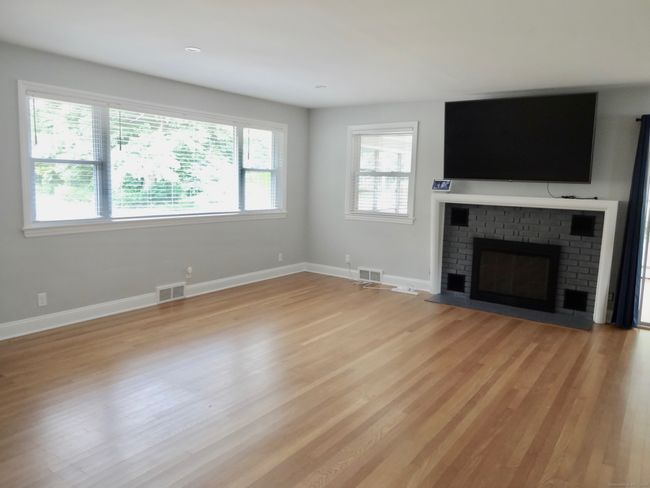 1 Birchwood Dr, House other with 3 bedrooms, 1 bathrooms and null parking in Ansonia CT | Image 7