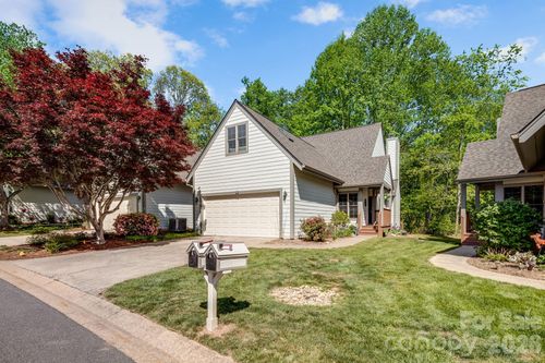 29 Little Cedar Ct, Asheville, NC, 28805-2487 | Card Image