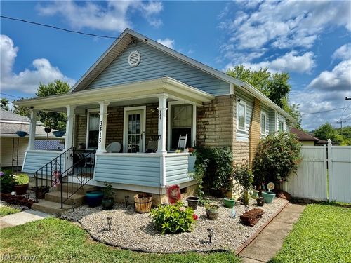 3515 6th Ave, Parkersburg, WV, 26101-6337 | Card Image