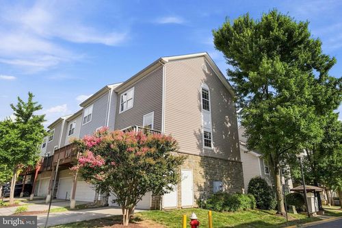 21785 Dragons Green Sq, Ashburn, VA, 20147-6712 | Card Image