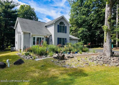 215 Spicebush Dr, East Stroudsburg, PA, 18301-7028 | Card Image
