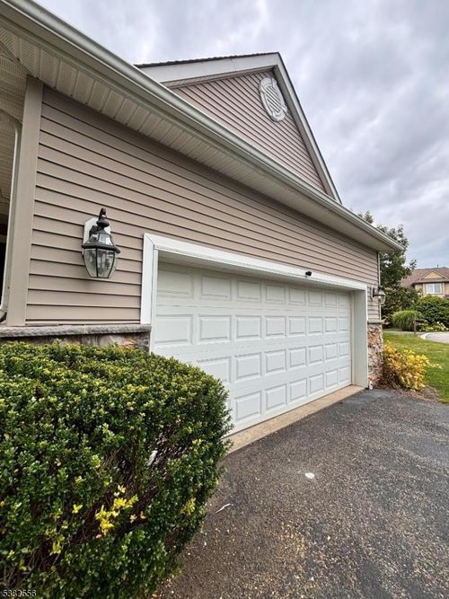 5 Little Tarn Ct, Hamburg, NJ, 07419-1262 | Card Image