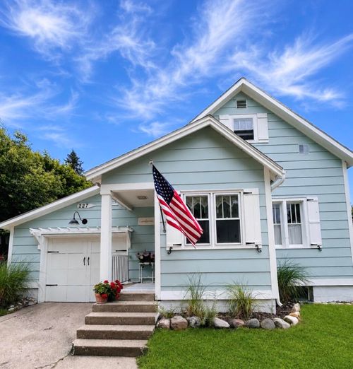 227 Hughes St, Manistee, MI, 49660-1221 | Card Image
