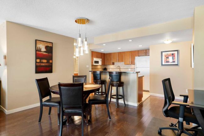 1405 - 1078 6 Avenue Sw, Home with 2 bedrooms, 2 bathrooms and 1 parking in Calgary AB | Image 5
