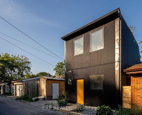 c-452 Montrose Ave, Toronto, ON, M6G3H1 | Card Image