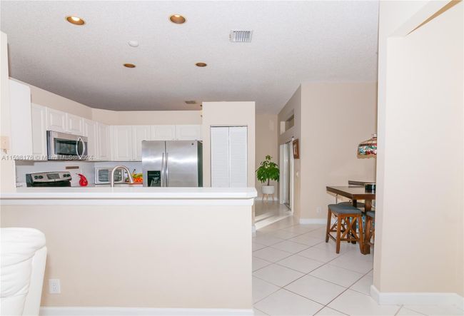 885 - 885 Tanglewood Cir, House other with 3 bedrooms, 2 bathrooms and null parking in Weston FL | Image 13