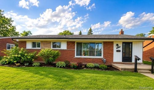 3039 Pearl Ave, Warren, MI, 48091-2329 | Card Image