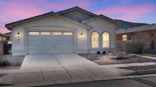 331 Rio Chama Cir Sw, Los Lunas, NM, 87031-8832 | Card Image