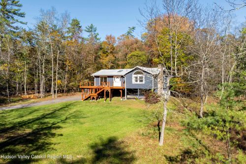 4 Munchkin Lane, Woodstock, NY, 12498 | Card Image