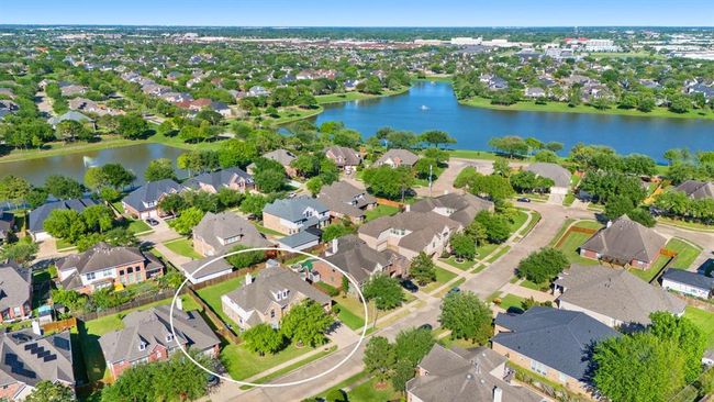 Shadow Creek Ranch is a 3, 500 acre lake themed community within close proximity to all of Houston's business, sports and entertainment venues offering homeowner’s a multitude of amenities including scenic vistas of glistening lakes, the Town Square, parks, pools & splash pad, tennis courts, and miles of hike & bike trails. Welcome home to 11907 Eden Creek Drive in the sought after master planned community of Shadow Creek Ranch! | Image 49