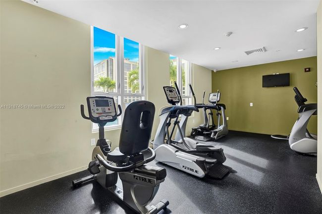 APT-2109 - 9055 Sw 73 Rd Ct, Condo with 3 bedrooms, 2 bathrooms and null parking in Pinecrest FL | Image 33