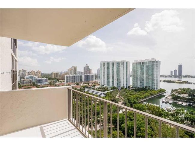 APT-2306 - 18181 Ne 31 St Ct, Condo with 2 bedrooms, 2 bathrooms and null parking in Aventura FL | Image 21