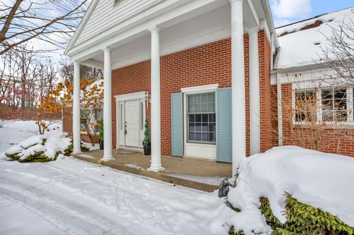 1852 N Walmont Rd, Jackson, MI, 49203-5272 | Card Image