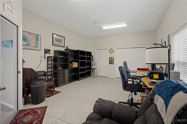 Inlaw or hobby room | Image 33