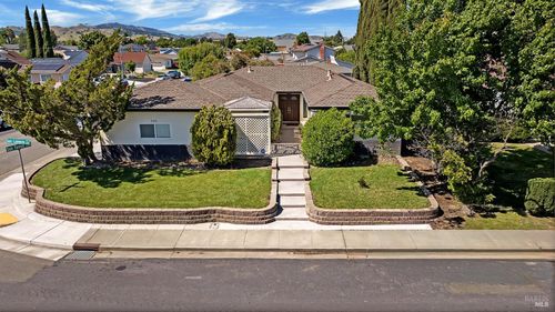 648 San Lorenzo St, Fairfield, CA, 94533-2255 | Card Image
