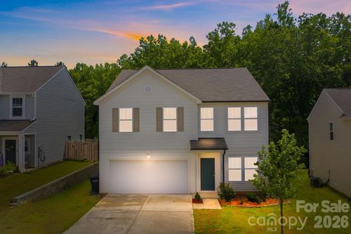 143 Batten Ridge Dr, Statesville, NC, 28677-8440 | Card Image