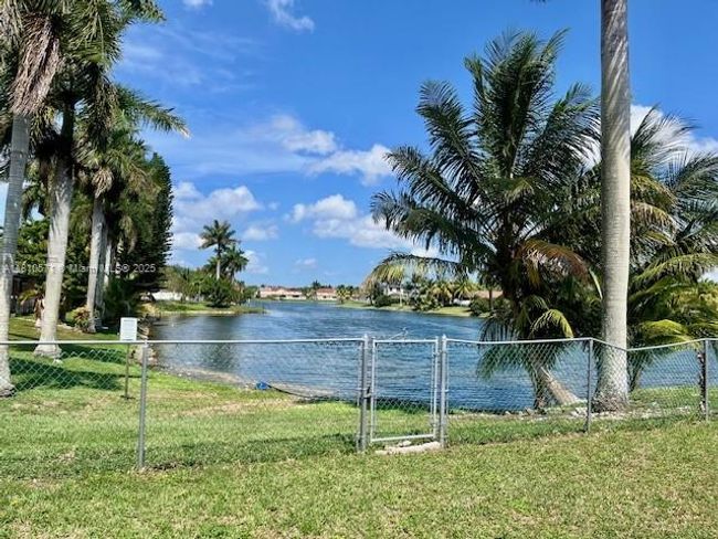 0 - 6983 Sw 161 St Pl, House other with 3 bedrooms, 3 bathrooms and null parking in Miami FL | Image 28