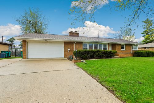 1807 Glenwood Ave, Joliet, IL, 60435-5647 | Card Image