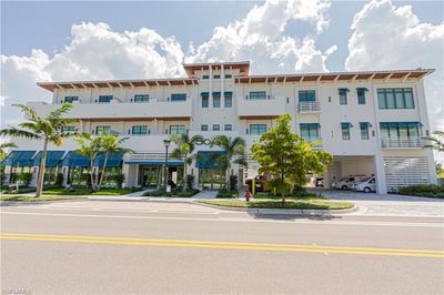 204 - 101 8th St S, Home with 1 bedrooms, 1 bathrooms and null parking in Naples FL | Image 3