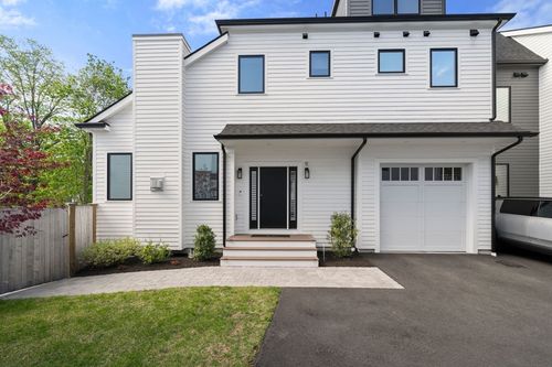 9-9 Johnson Pl, Auburndale, MA, 02466-1712 | Card Image