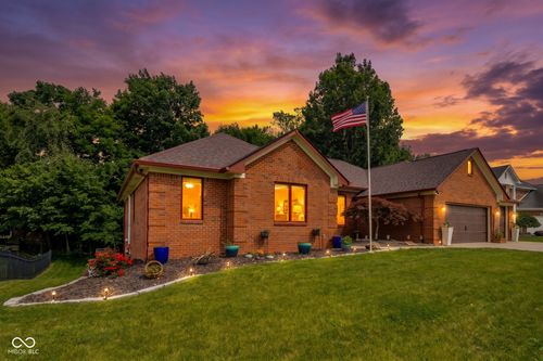 10 Stratford Way, Danville, IN, 46122-1300 | Card Image