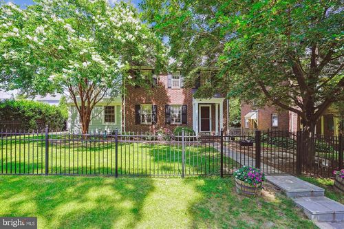 133 N Highland St, ARLINGTON, VA, 22201-1056 | Card Image