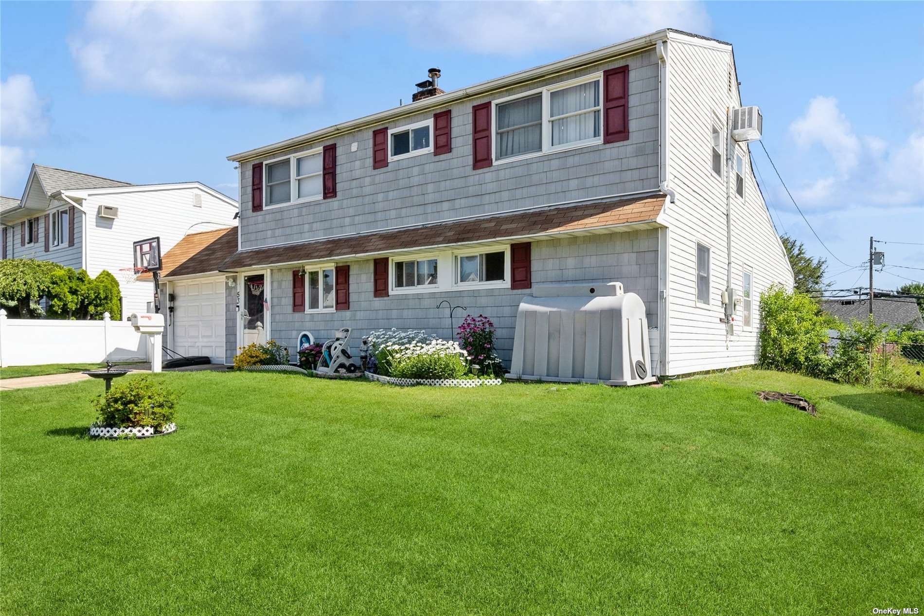 Hamlet Rd, Levittown, NY 11756