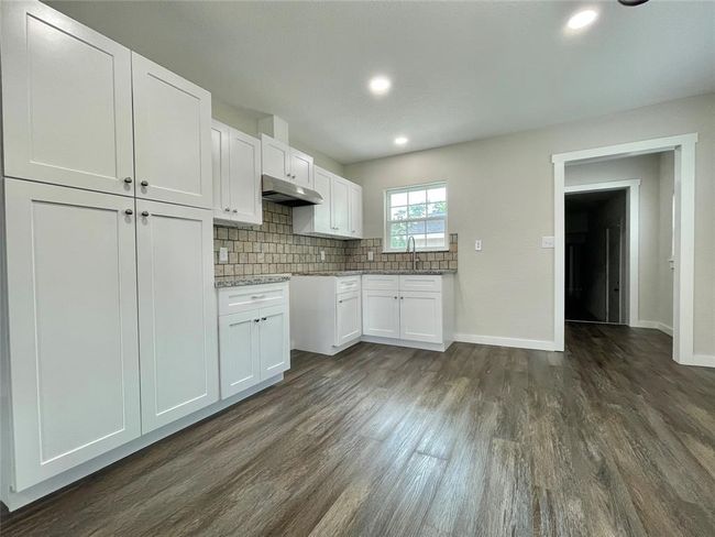 527 W 4 Th St, House other with 5 bedrooms, 3 bathrooms and null parking in Freeport TX | Image 13