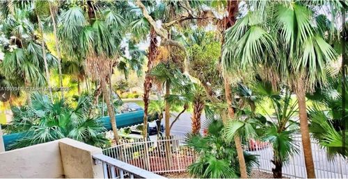 apt-212-2350 Ne 135th St, North Miami, FL, 33181-3526 | Card Image