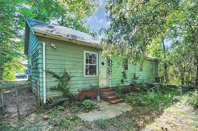 1518 Pierson Dr, House other with 2 bedrooms, 1 bathrooms and null parking in Charlotte NC | Image 4